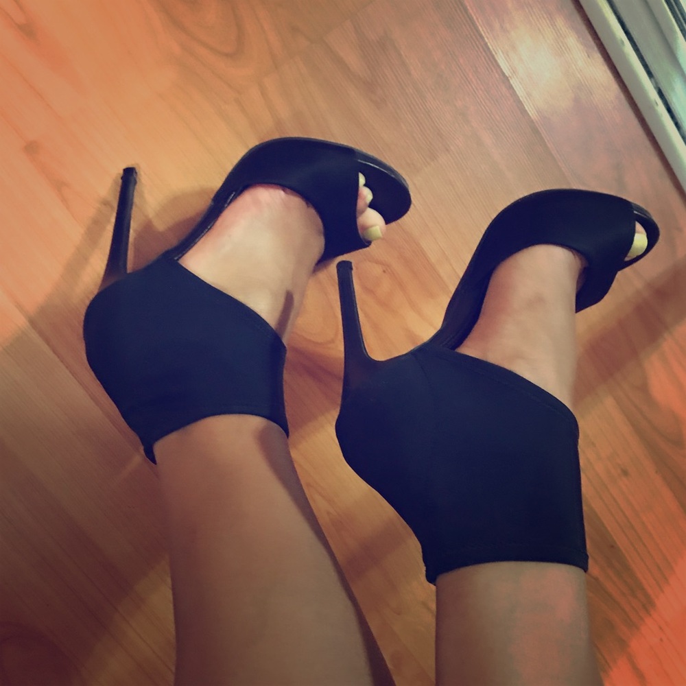 Black Steve Madden heels
